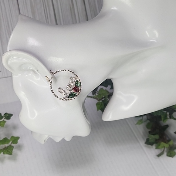 Gold Hoop Earrings LOVE with Red Rose and Leaves New - Picture 4 of 7